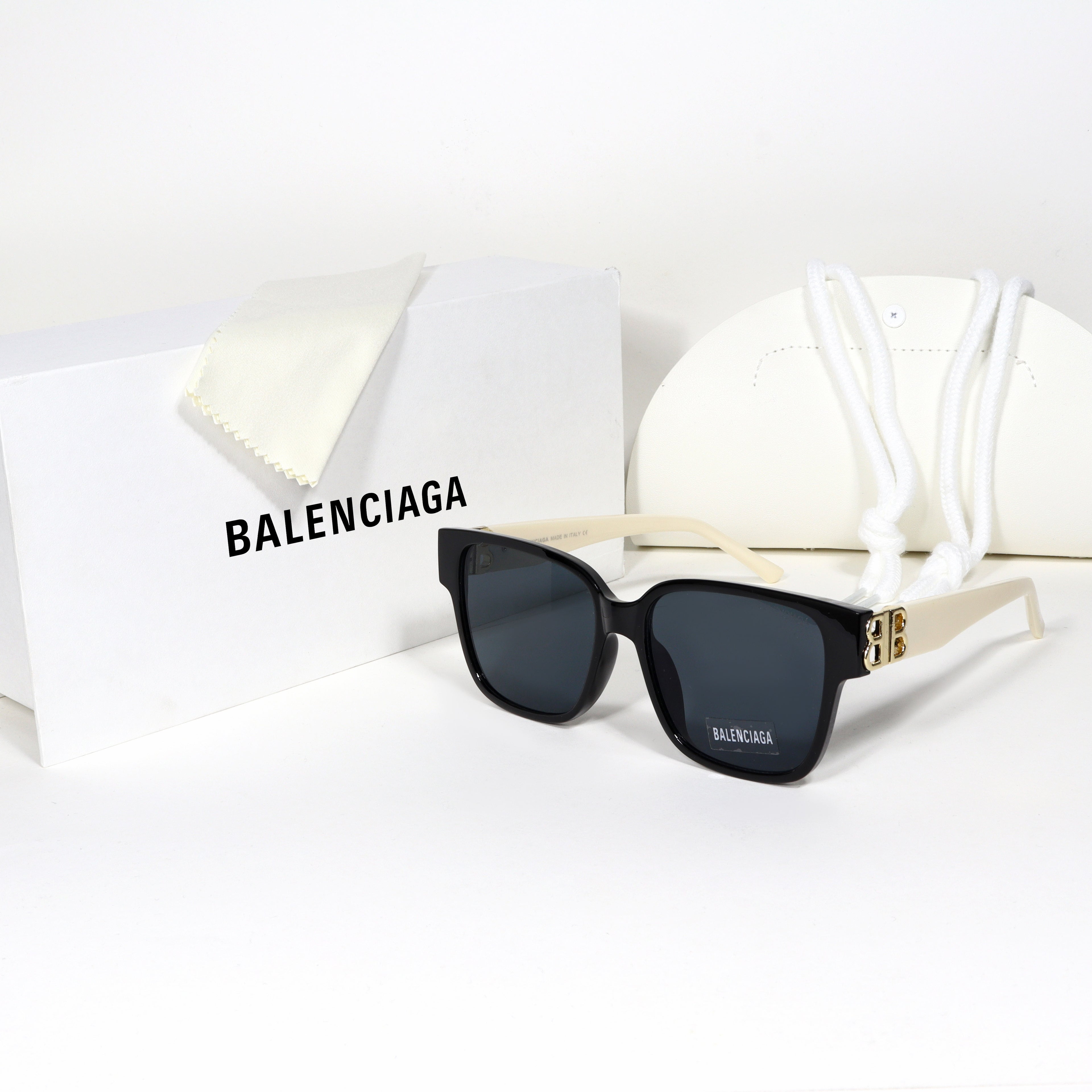 Balenciaga Sunglasses - SNG29