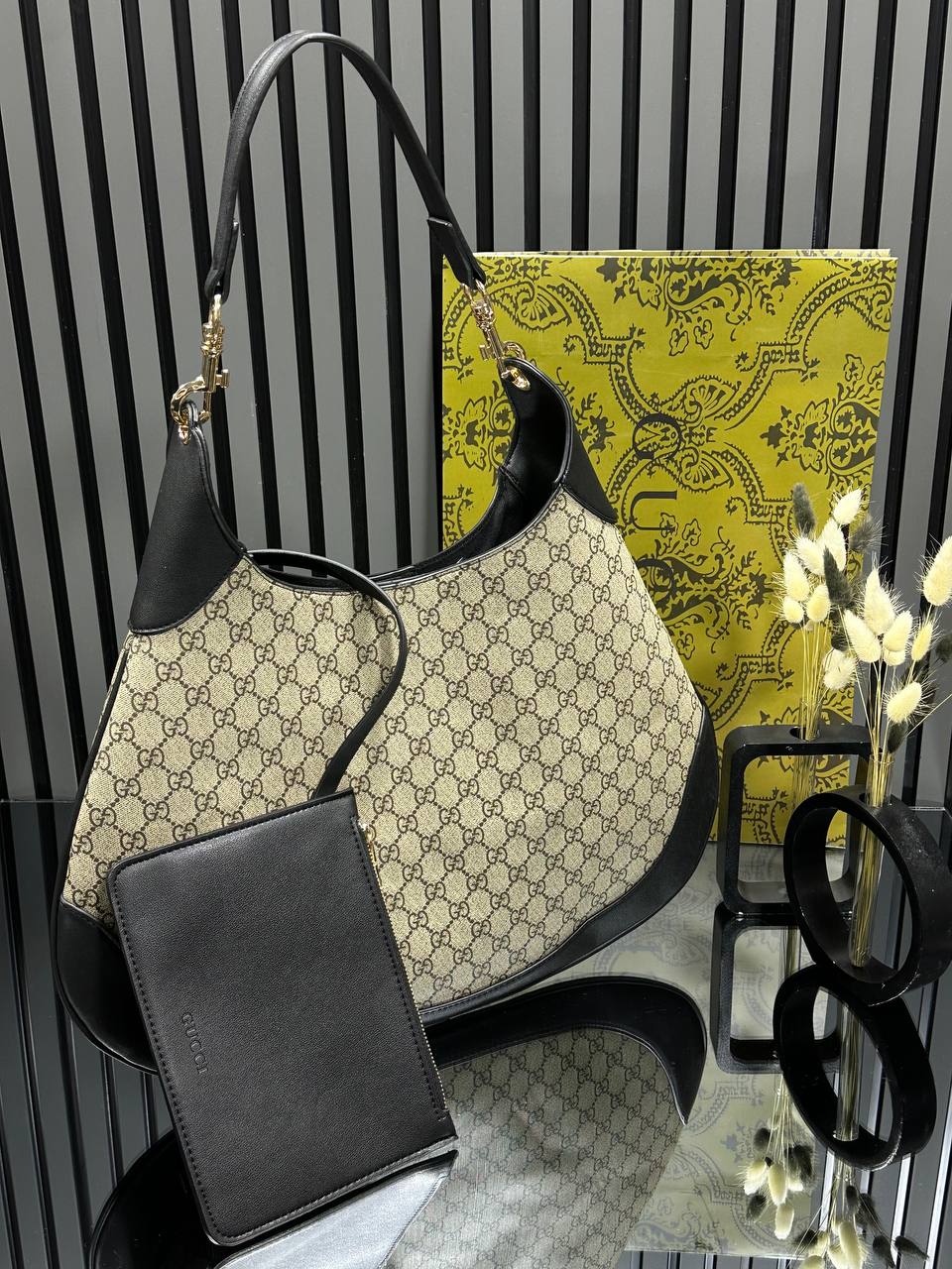 Gucci Handbag - GC17