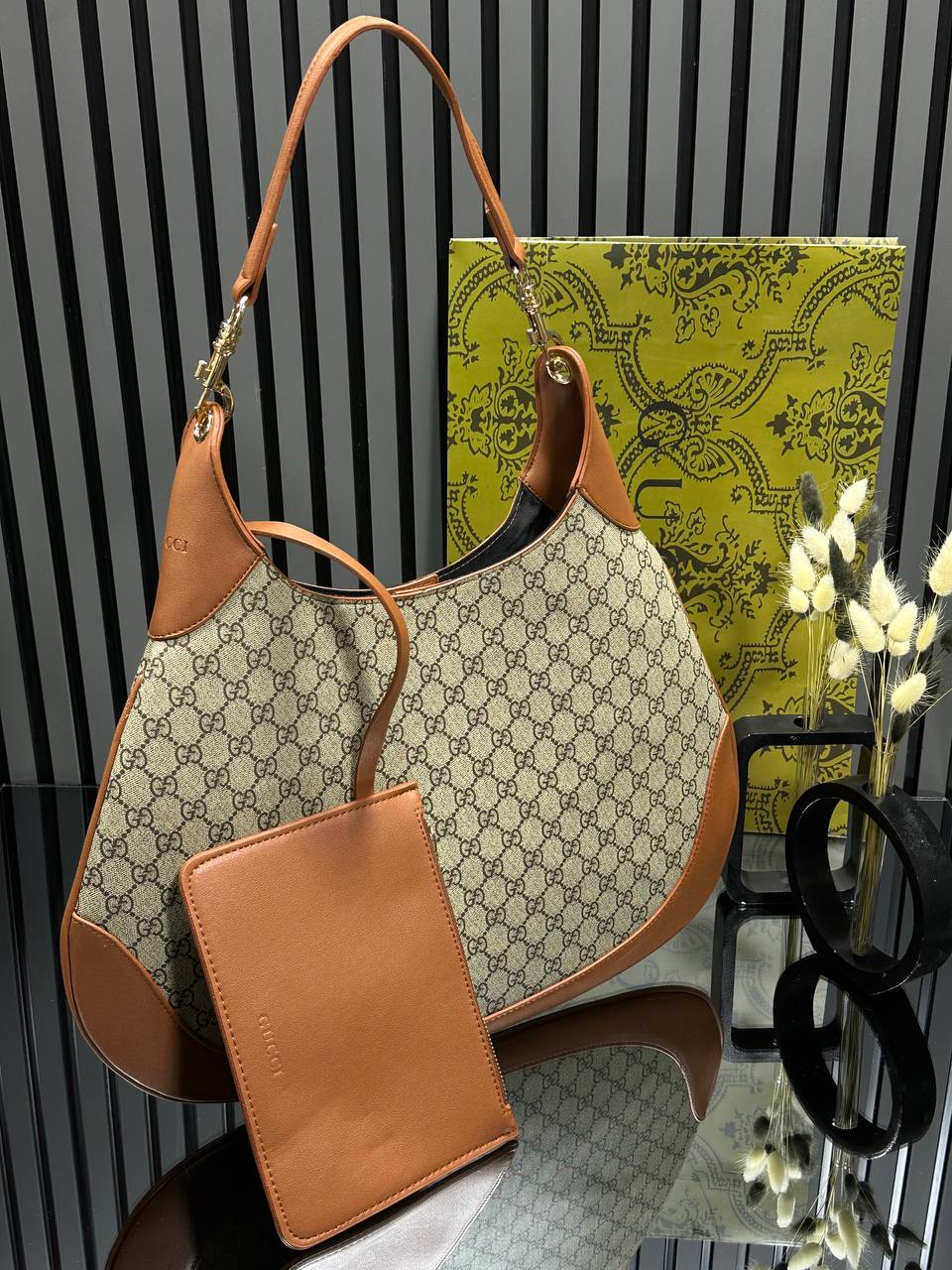 Gucci Handbag - GC16