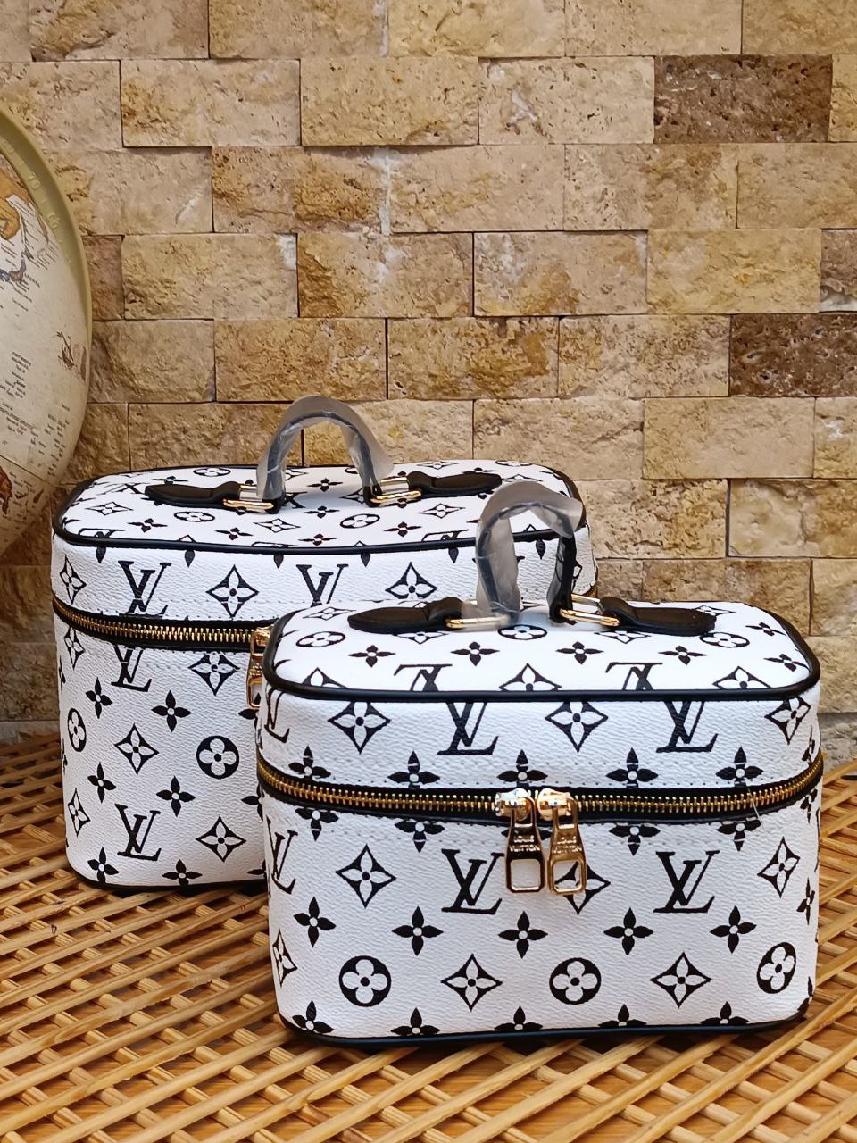 Louis Vuitton beauty case - LV45