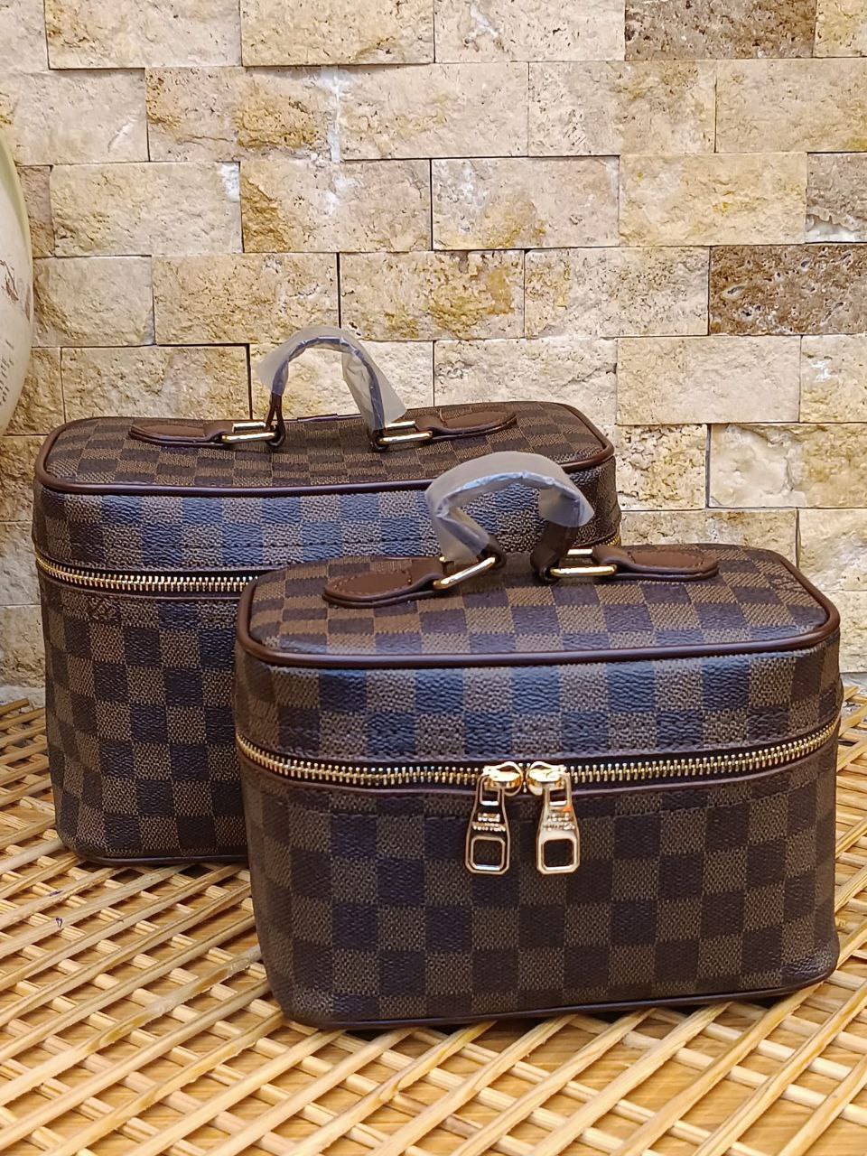 Louis Vuitton beauty case - LV47