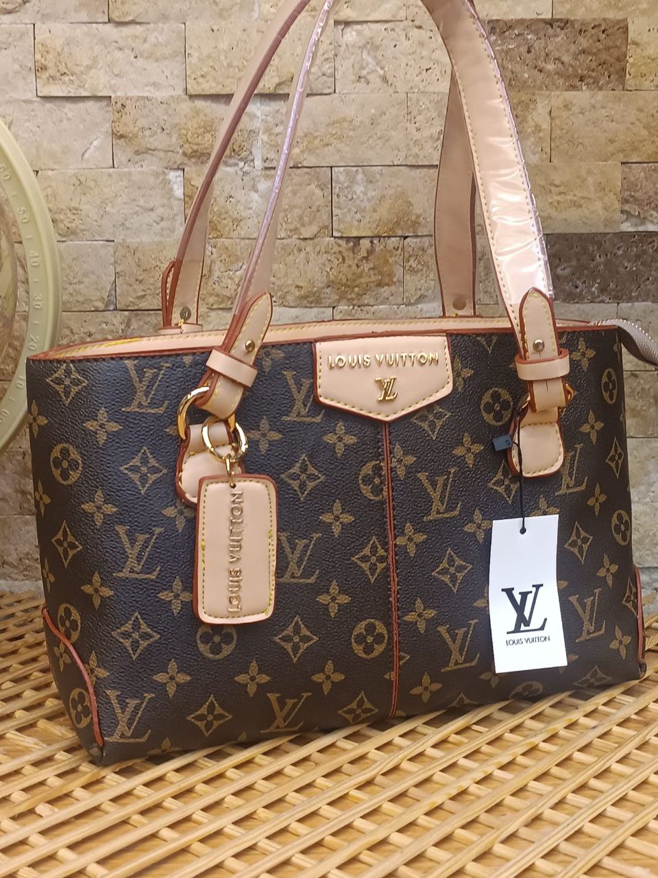 Louis Vuitton - LV54