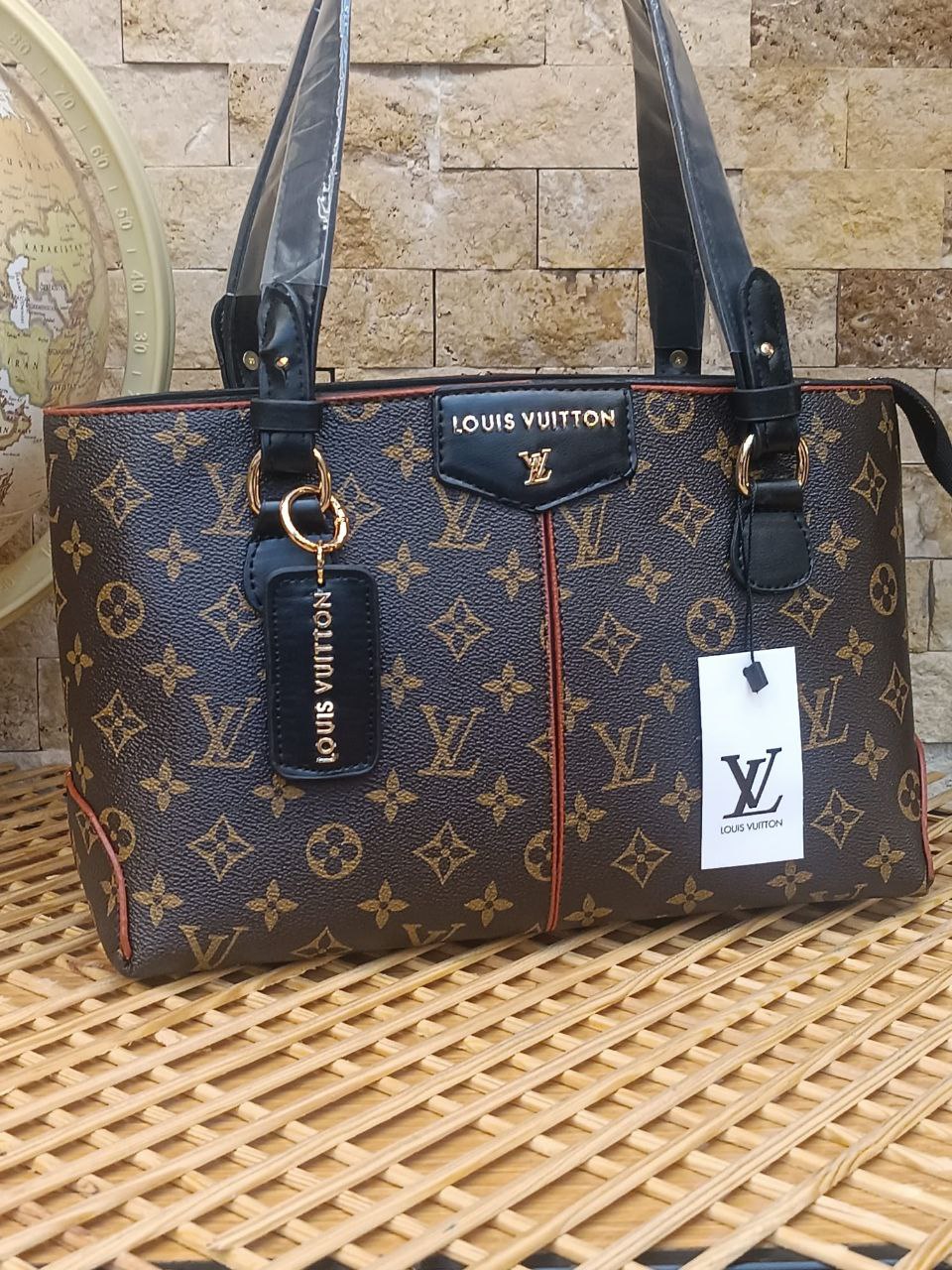 Louis Vuitton - LV55