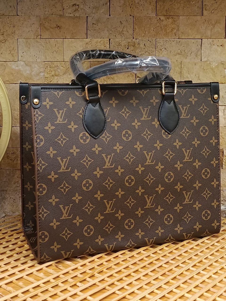 Louis Vuitton - LV19