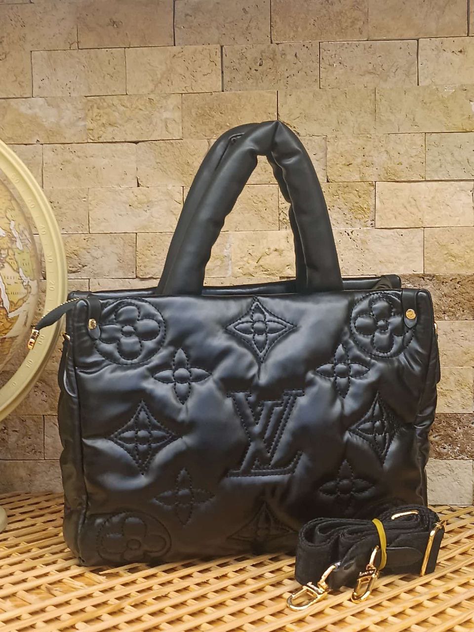 Louis Vuitton - LV27