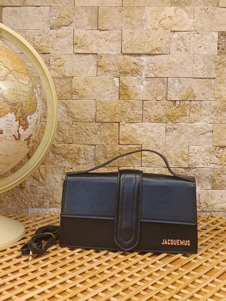 Jacquemus - JCQ04