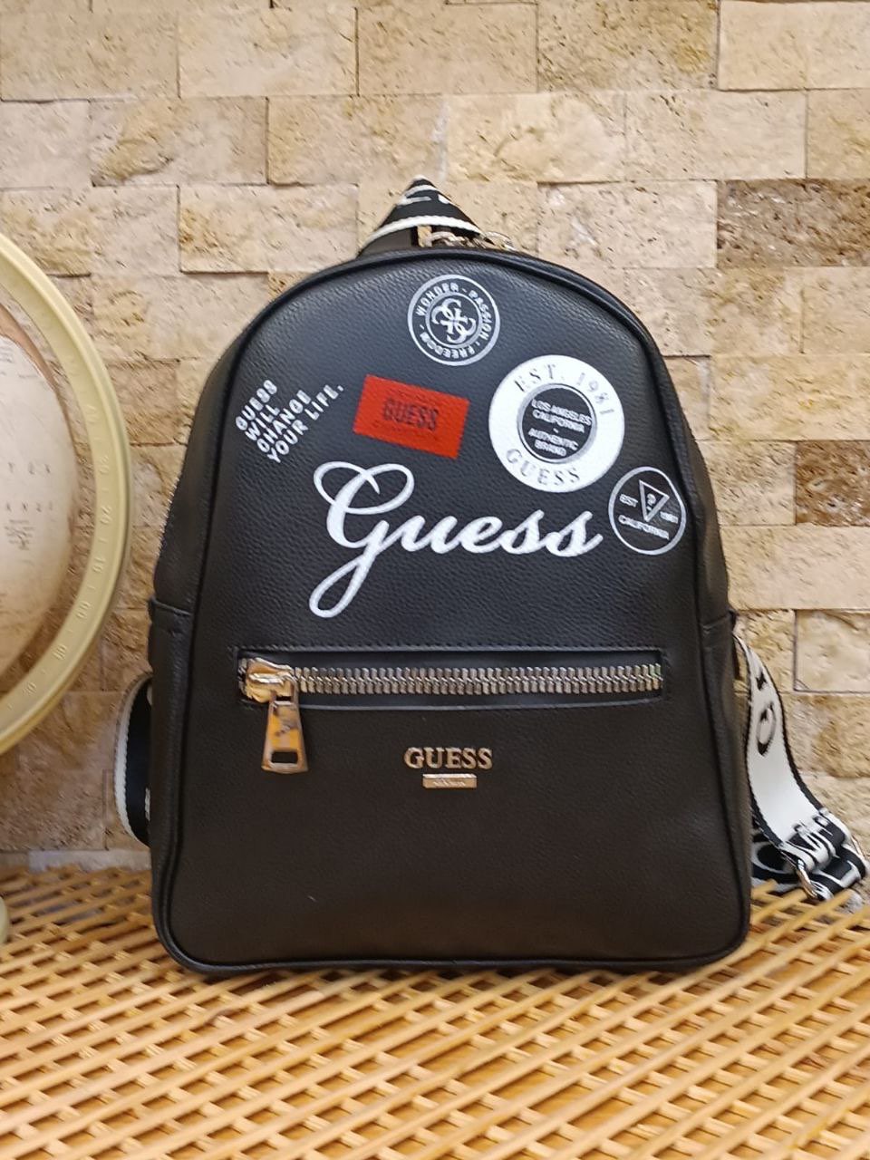 Guess - GSS09