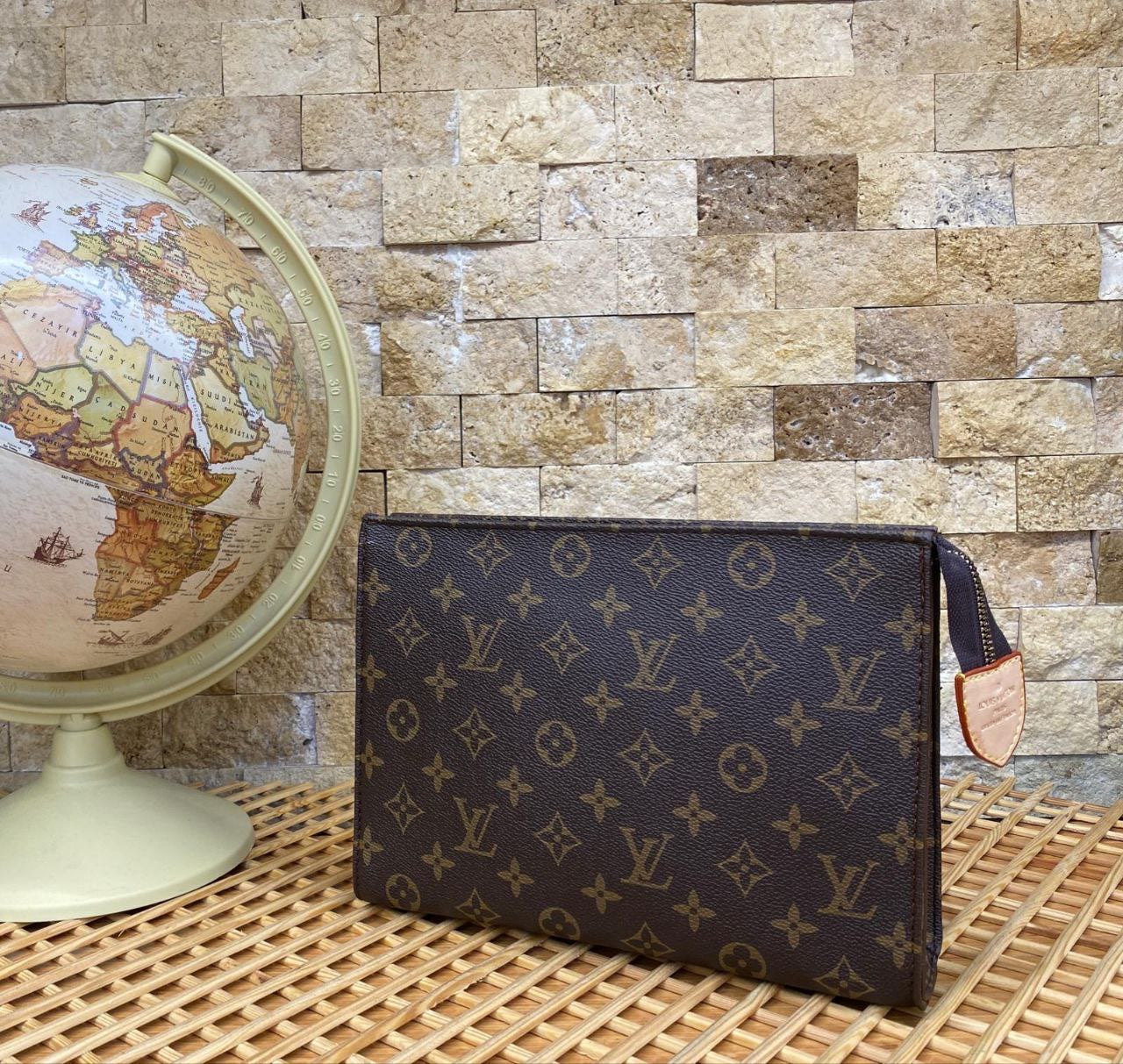 Louis Vuitton envel0pe - LV05